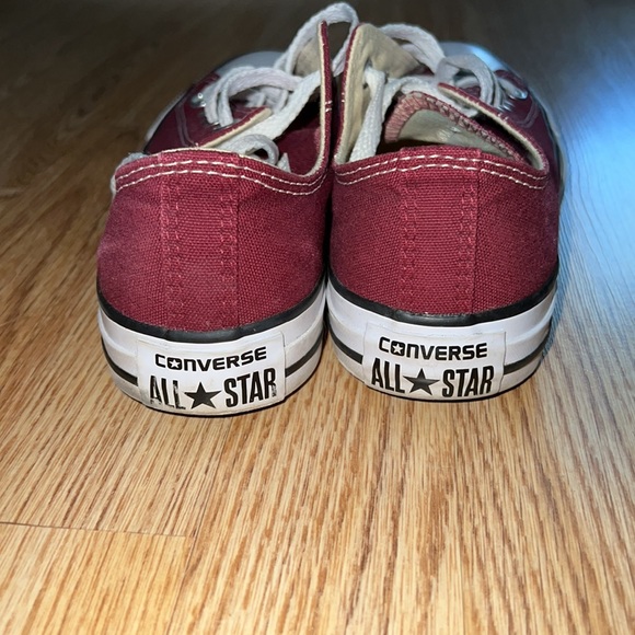 Maroon Converse size 6 - Picture 2 of 4